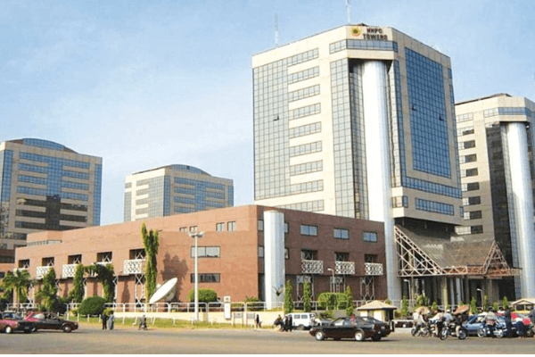 Oil Marketers: Only NNPC Can Sell Dangote Refinery Petrol at Current Prices